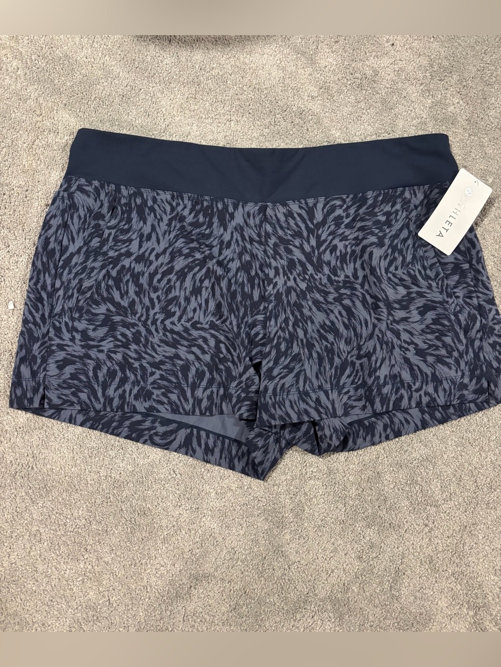 Athleta Trekkie Printed Shorts